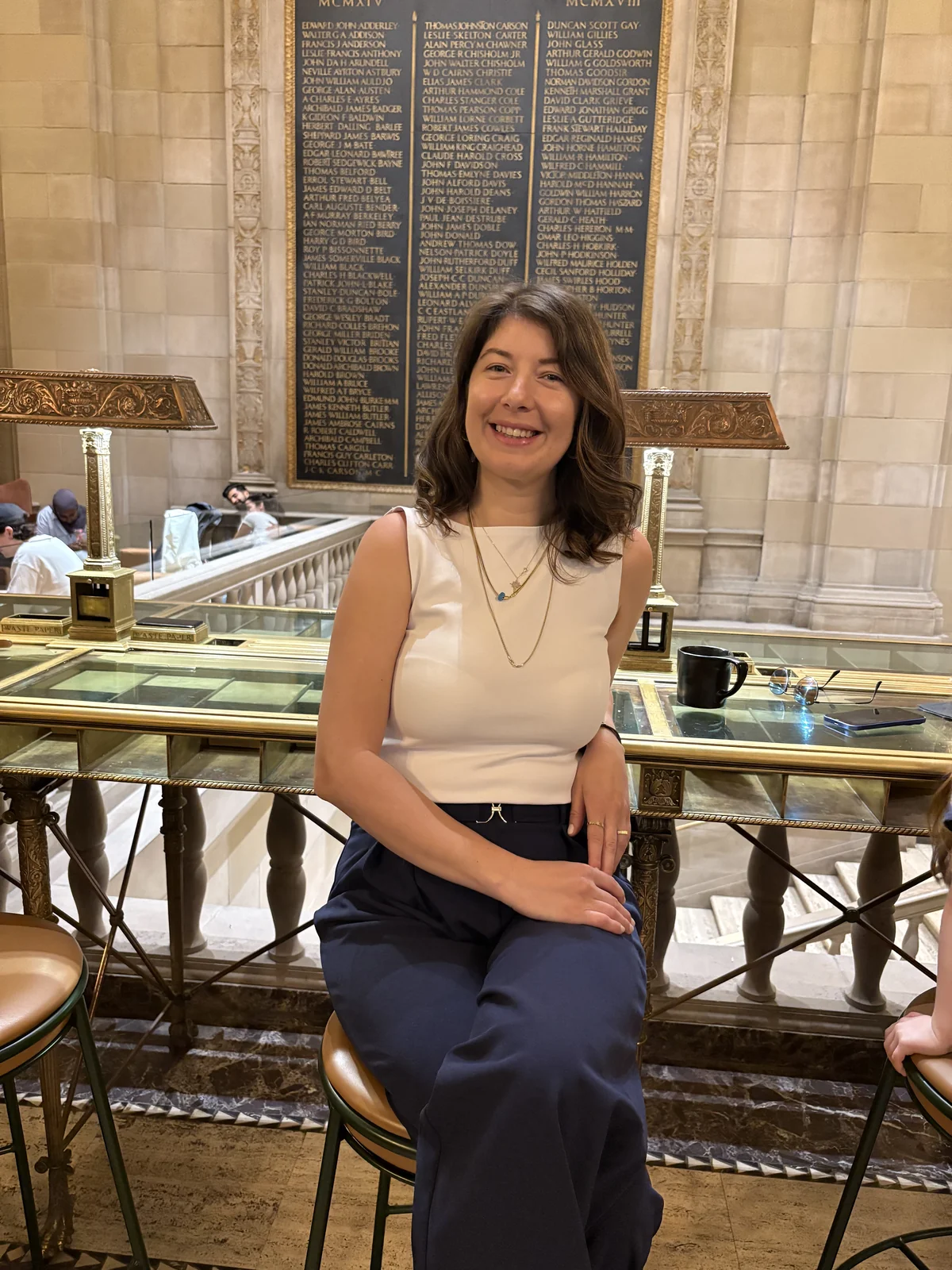 Professional doula providing physical and emotional support during labor - Toronto birth coaching